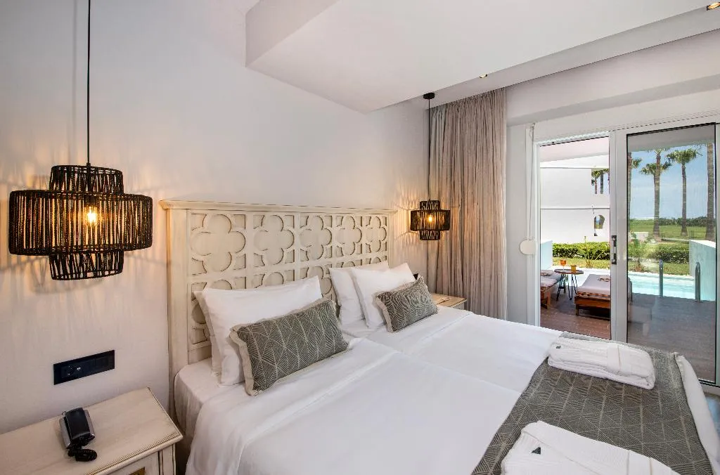 SUITE WITH PRIVATE POOL Room, Delfina Tropic Beach, Crete