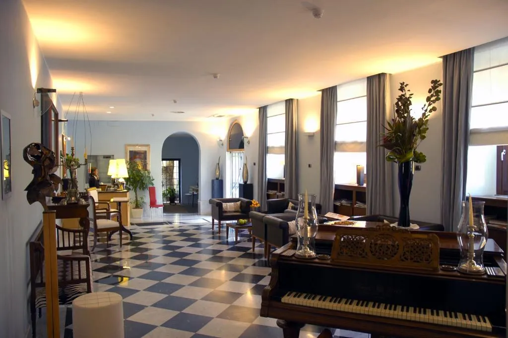 Lobby, San Francesco, Rome