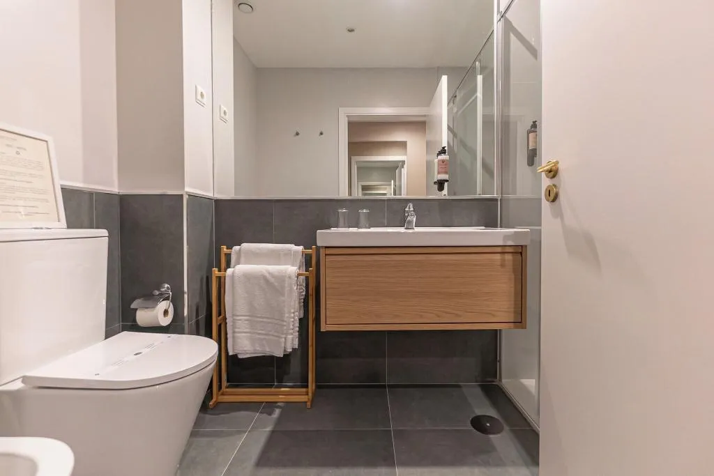 Room, Aguas do Geres, Porto