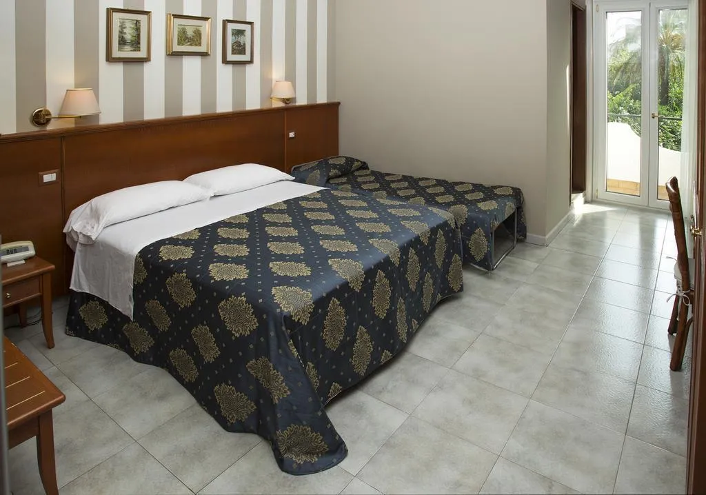 TRIPLE STANDARD Room, Redebora, Catania