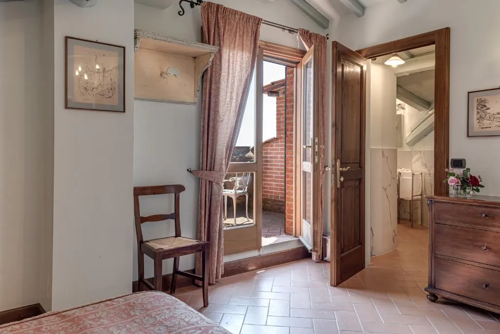 DOUBLE WITH BALCONY Room, Locanda Poggioleone, Perugia