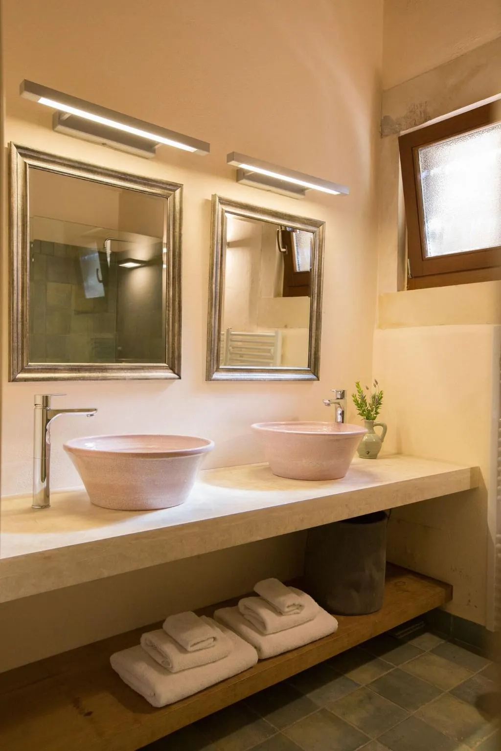 Room, Kapsaliana Village Hotel, Crete