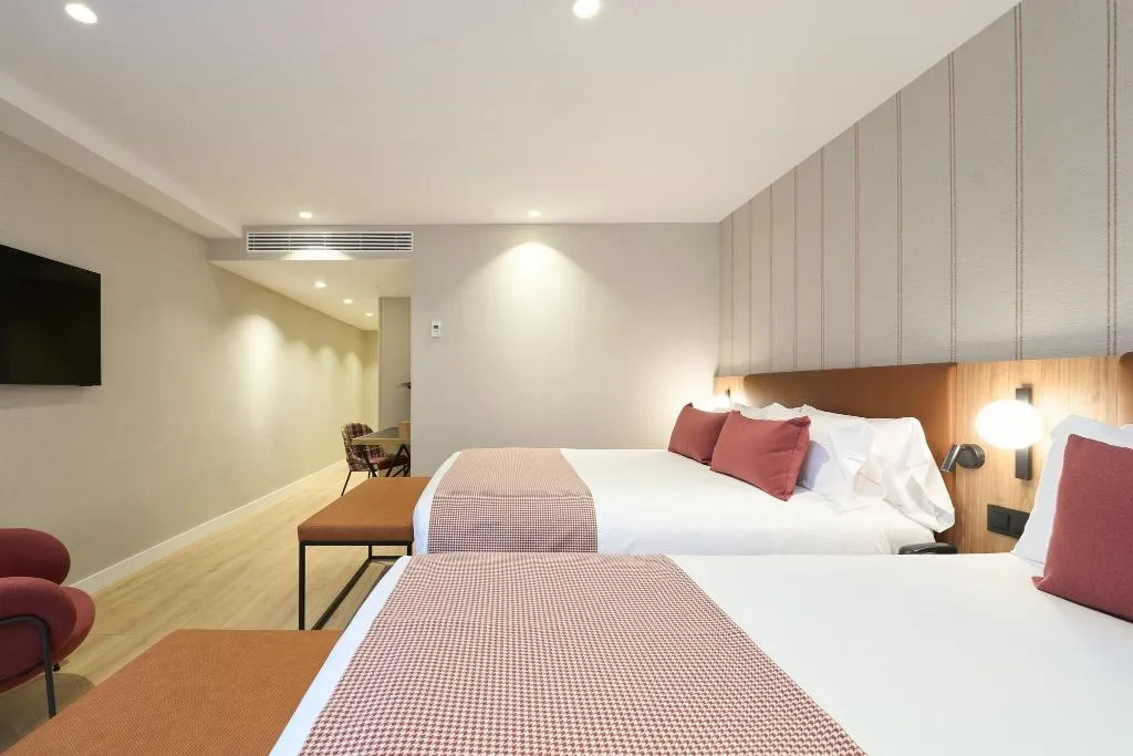 TRIPLE PREMIUM Room, Catalonia Barcelona 505, Barcelona