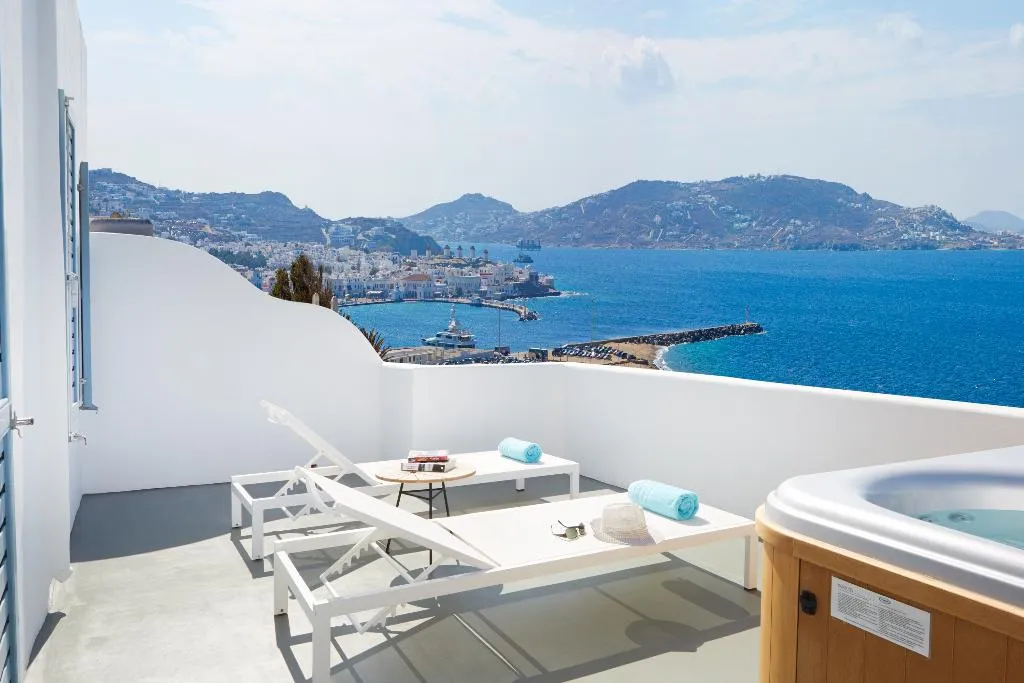 SUITE DELUXE WITH JACUZZI Room, Kouros Hotel & Suites, Mykonos