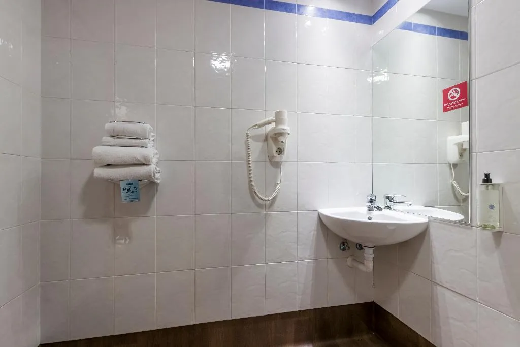 DOUBLE Accessible Room, Travelodge Madrid Alcala de Henares, Madrid