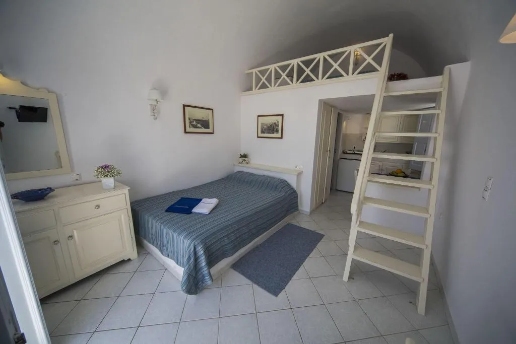 Room, Anemomilos, Santorini