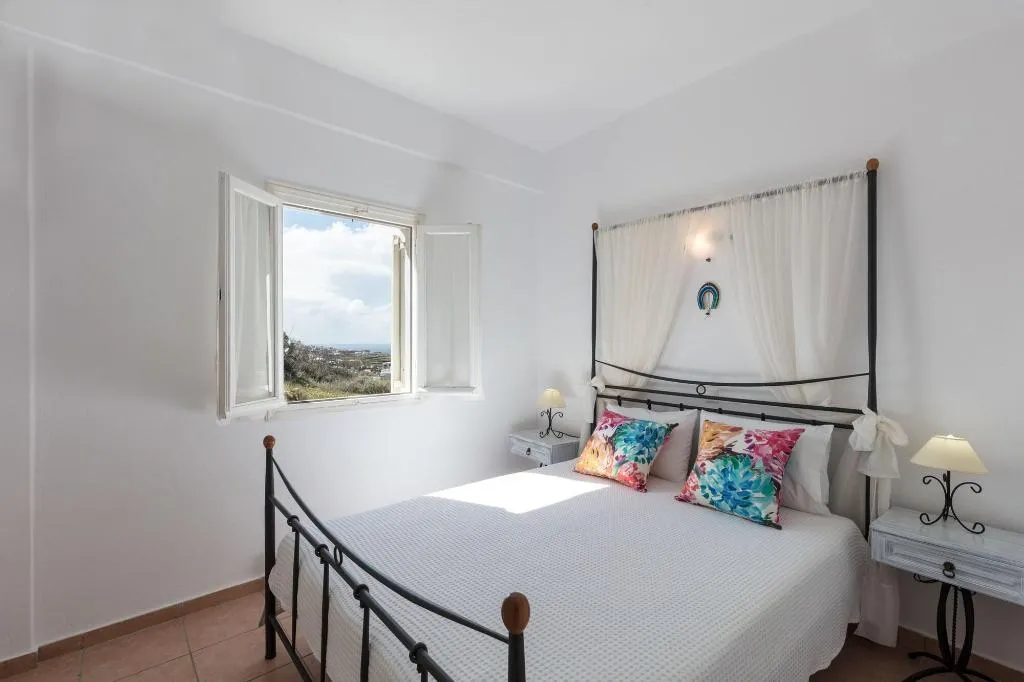 Room, Anchor Suites, Santorini