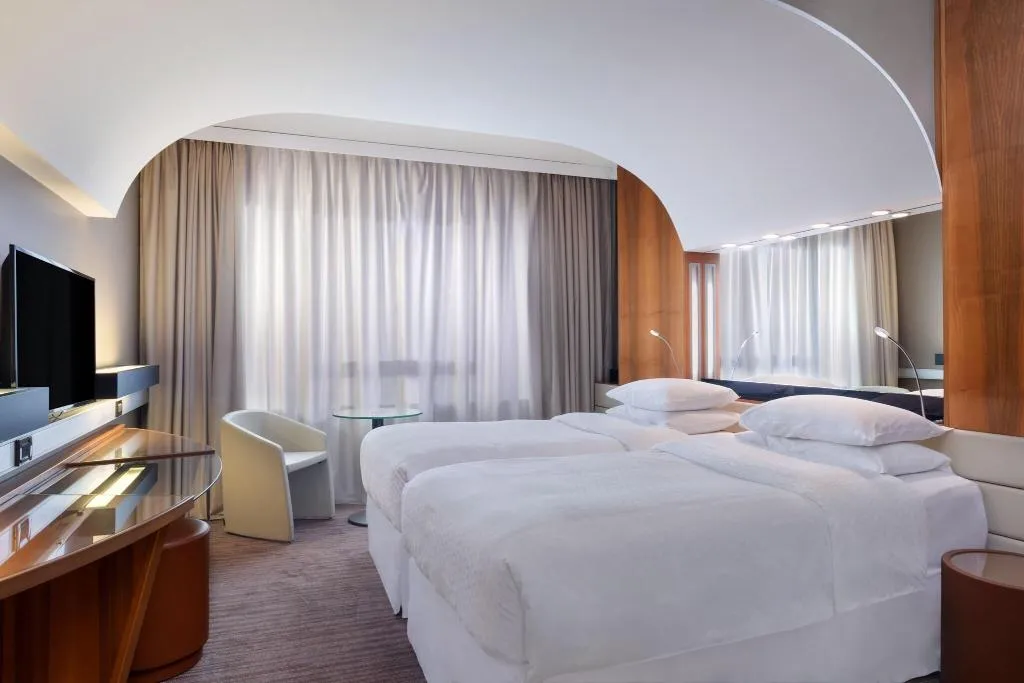 Room, Sheraton Padova Hotel & Conference Center, Venice