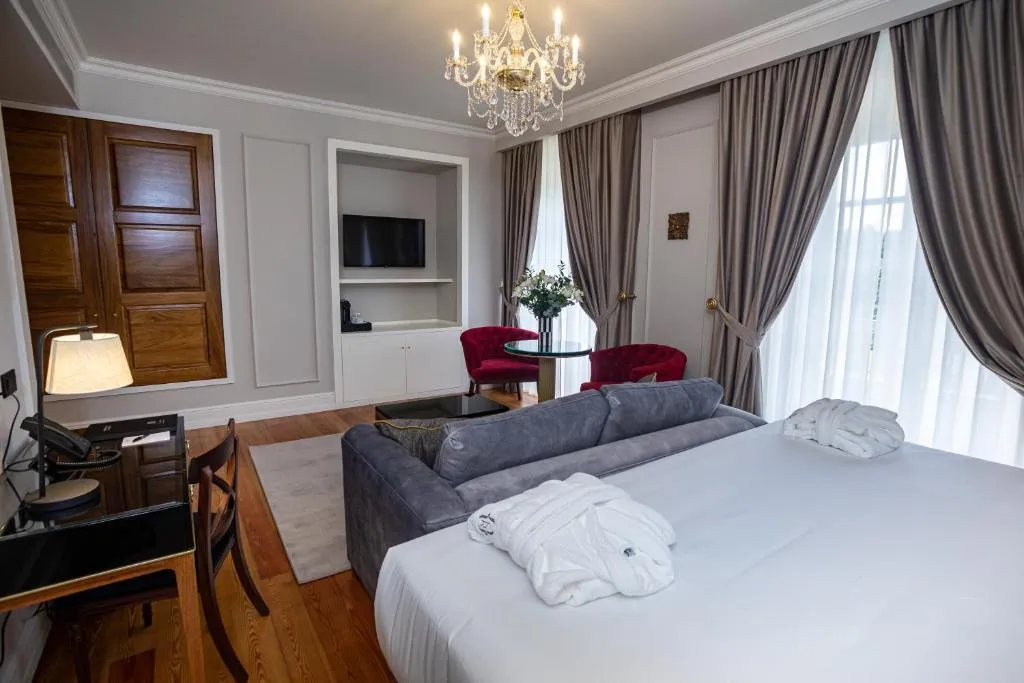 DOUBLE DELUXE GARDEN VIEW SUPERIOR Room, Solar do Requeijo, Porto