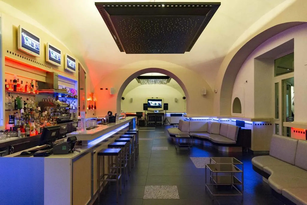 Bar, Seven Hostel, Naples