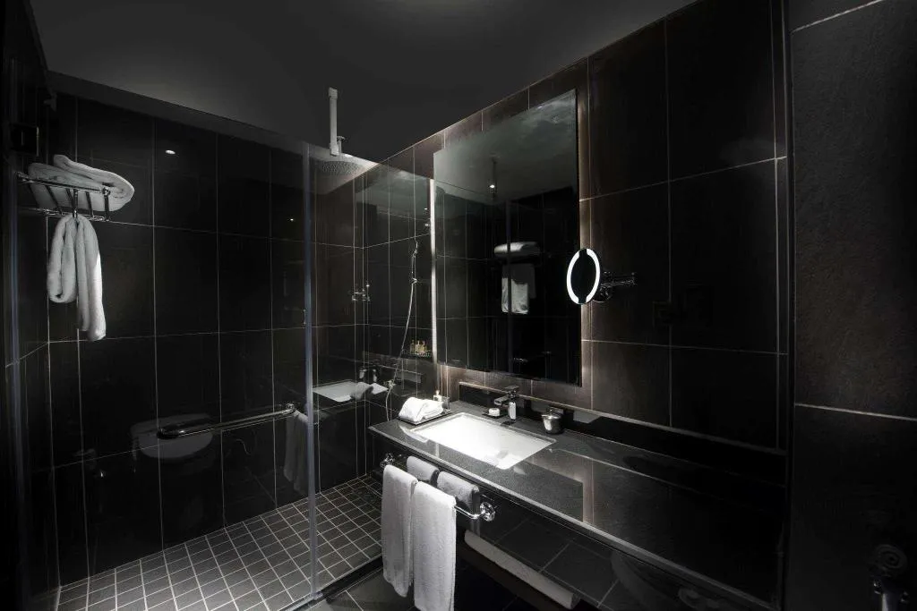 Room, Dukes The Palm Dubai Hotel, Dubai
