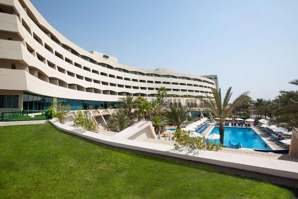 Pool, Occidental Sharjah Grand, Dubai