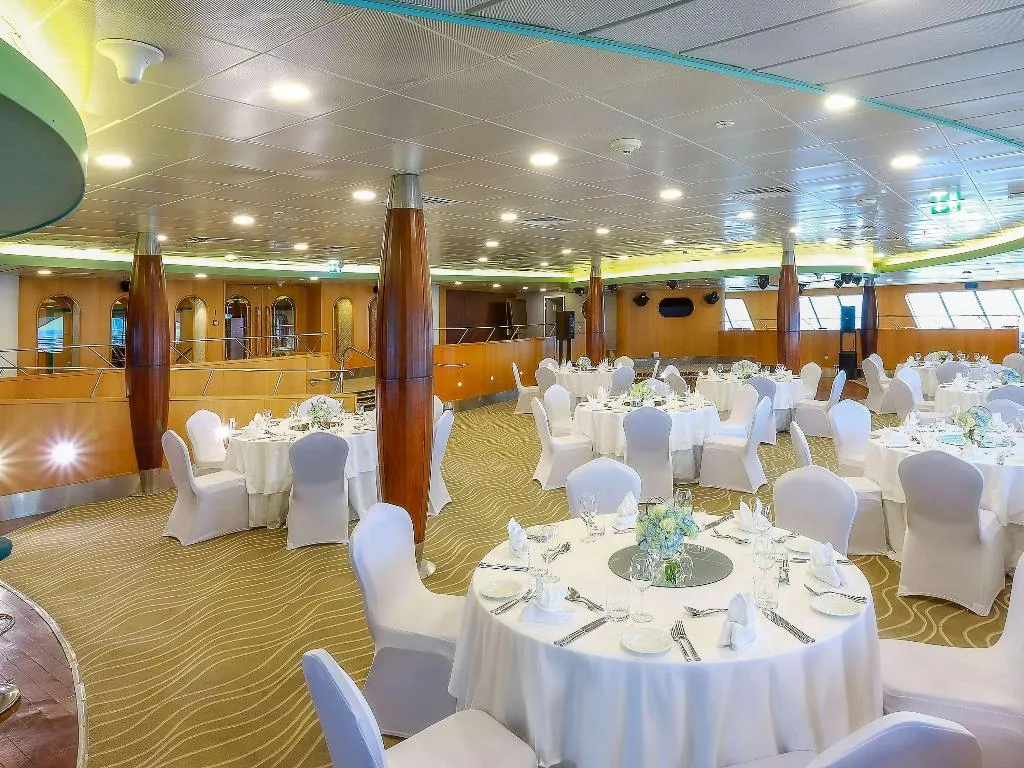 Conferences, Queen Elizabeth 2, Dubai