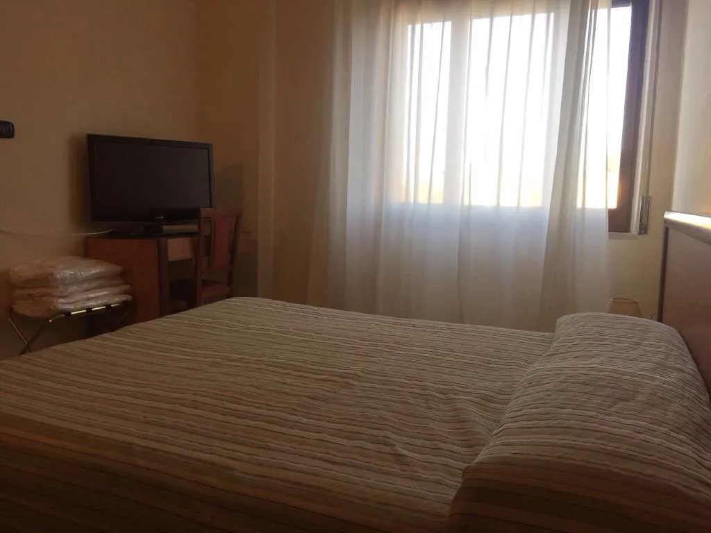 DOUBLE STANDARD Room, La Casa del Pellegrino, Naples