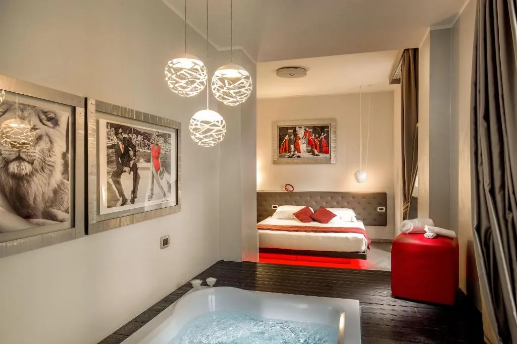 Room, Montenapoleone Suites, Milan