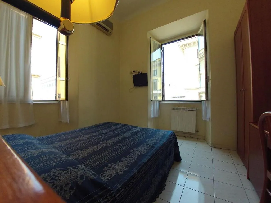 Room, Casali, Naples