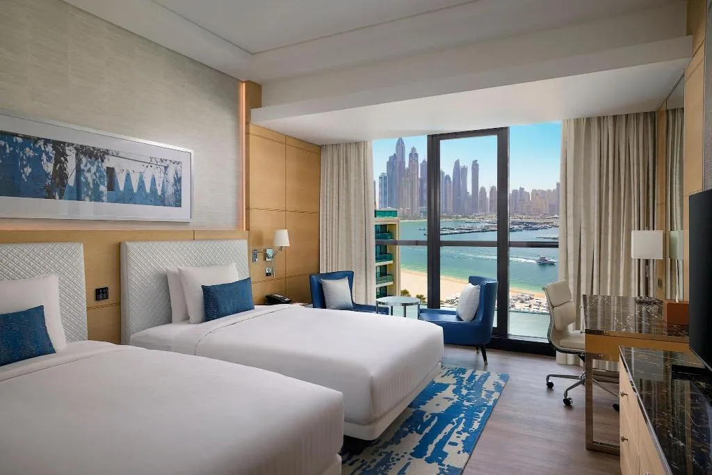 QUADRUPLE CLUB Room, Marriott Resort Palm Jumeirah Dubai, Dubai