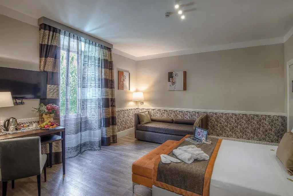 QUADRUPLE STANDARD Room, Fragrance St Peter Hotel, Rome