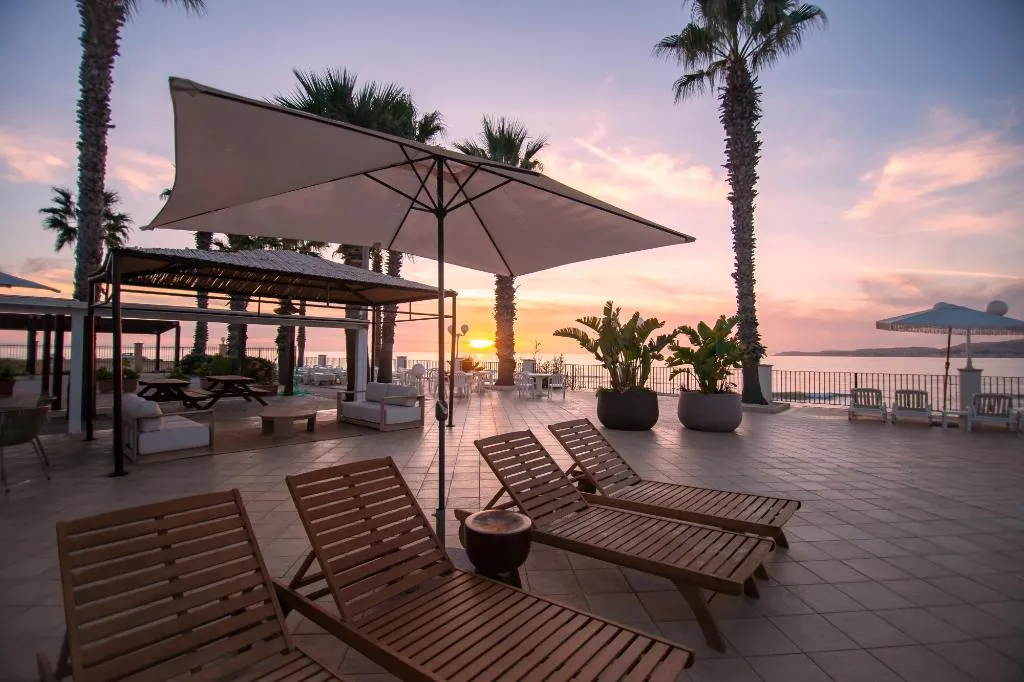 Pool, Dioscuri Bay Palace, Catania