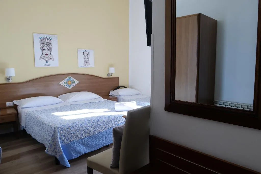 QUADRUPLE SEA VIEW Room, Hotel Elios, Taormina