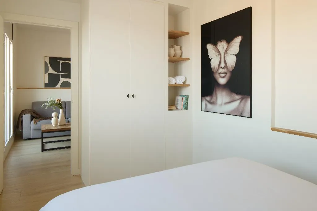 APARTMENT ONE BEDROOM WITH TERRACE Room, Factory Apartments Barcelona, Barcelona