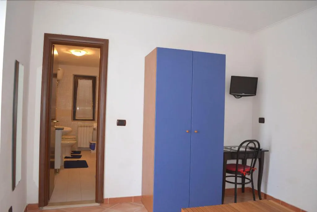 Room, B&B Il Lapillo, Naples