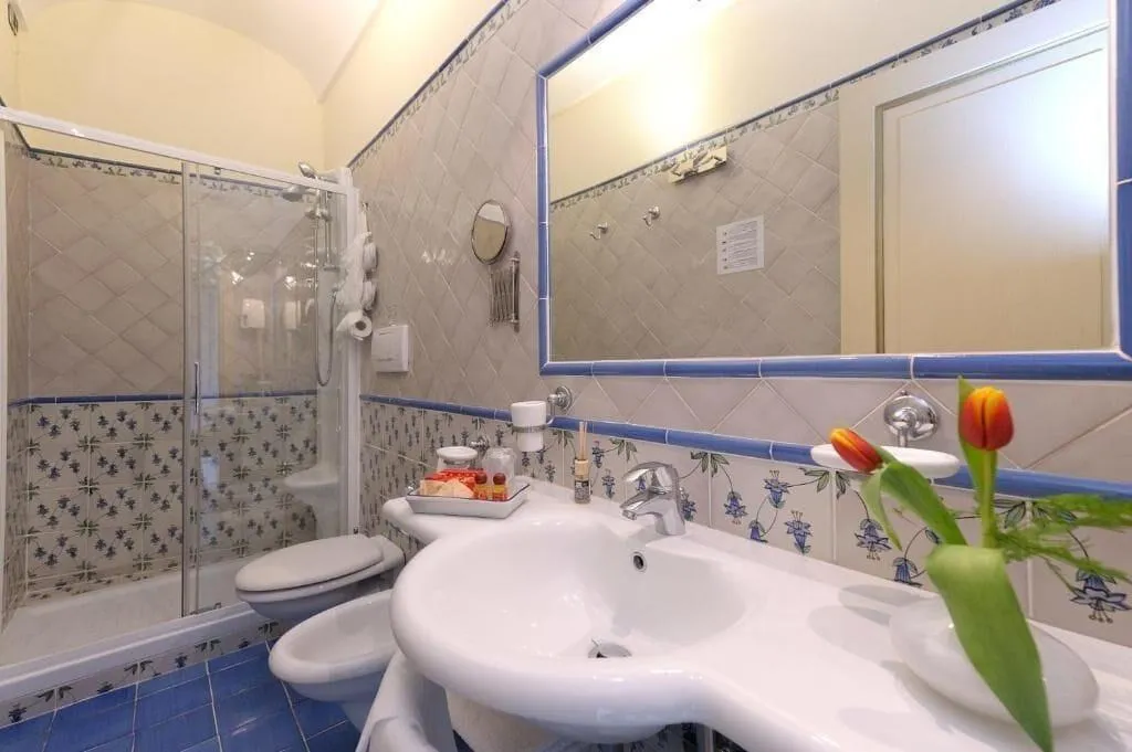 Room, Residenza Del Duca, Naples