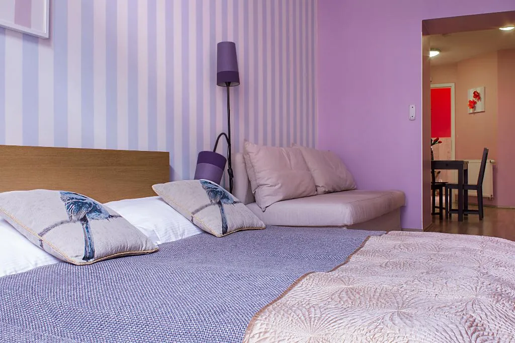STUDIO CAPACITY 4 Room, Royal Court Legerova, Prague
