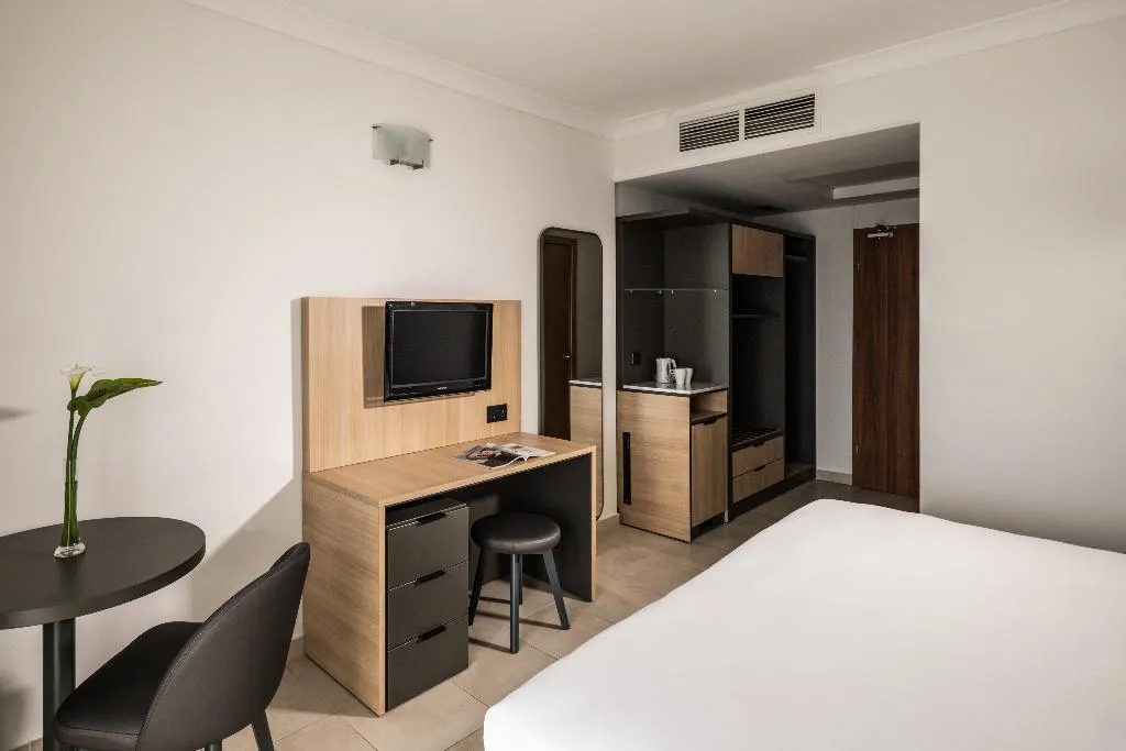 Double or Twin SUPERIOR SEA VIEW Room, QAWRA Palace Resort & SPA, Malta