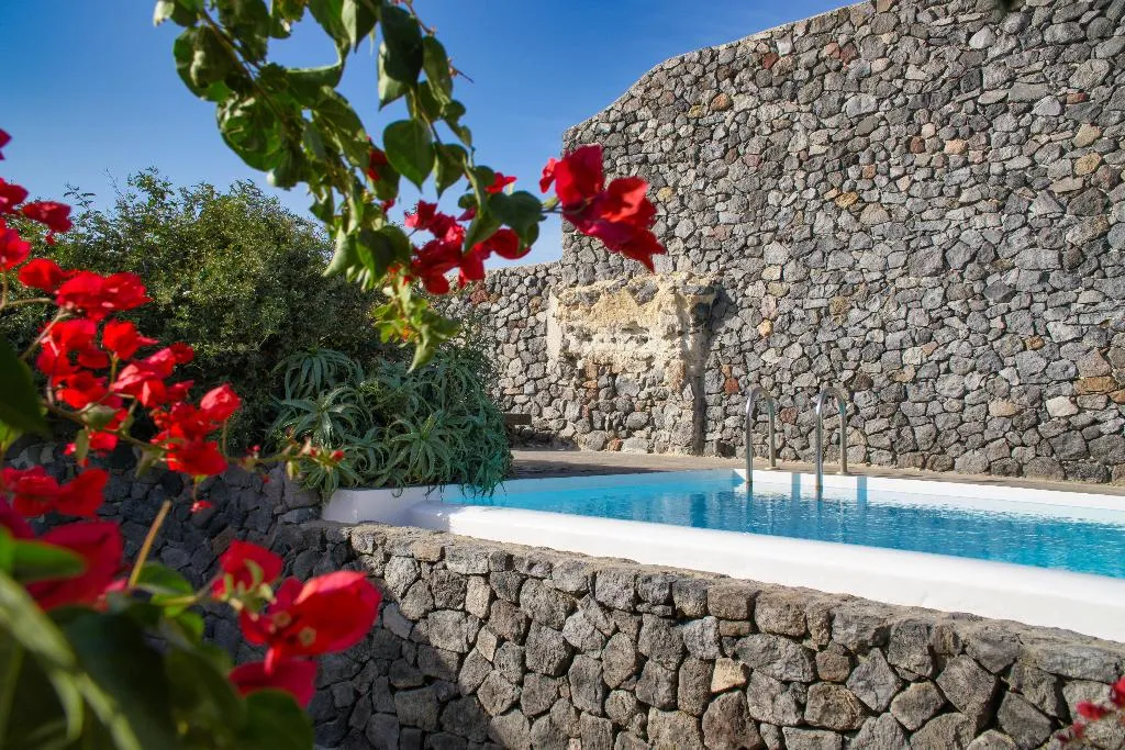 VILLA THREE BEDROOMS WITH PRIVATE POOL Room, Santorini Heritage Villas & Mansions, Santorini