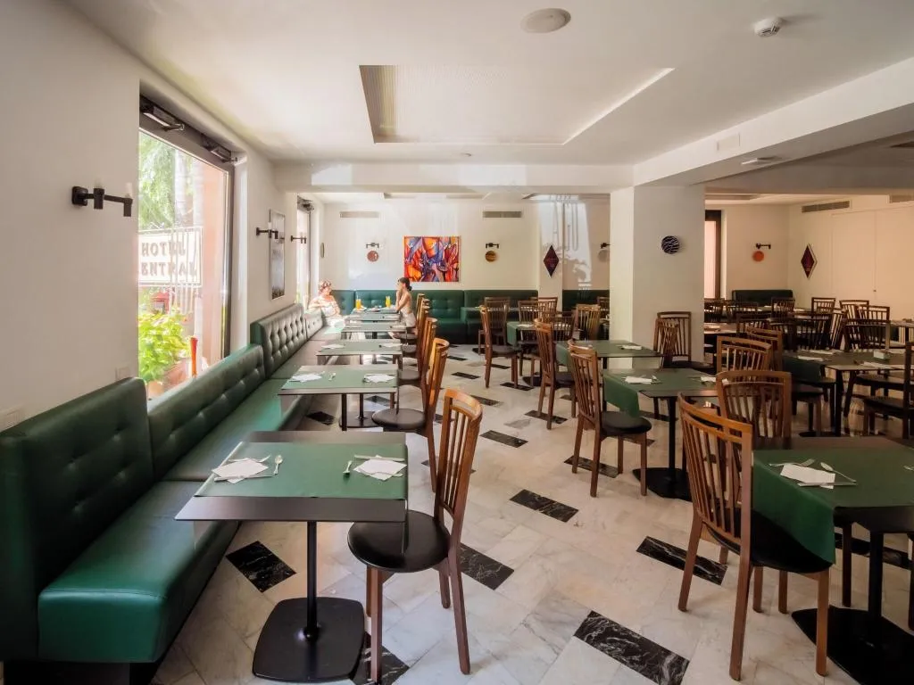 Restaurant, Hotel Central, Naples