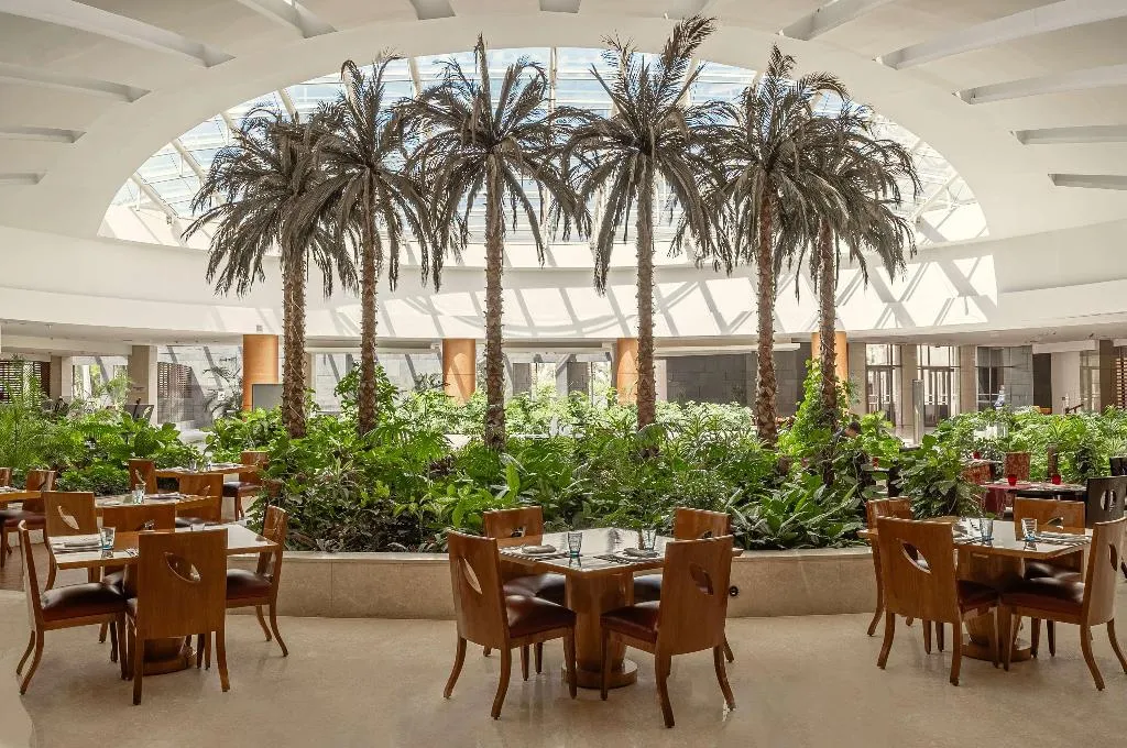 Restaurant, Hilton Cairo Heliopolis, Cairo