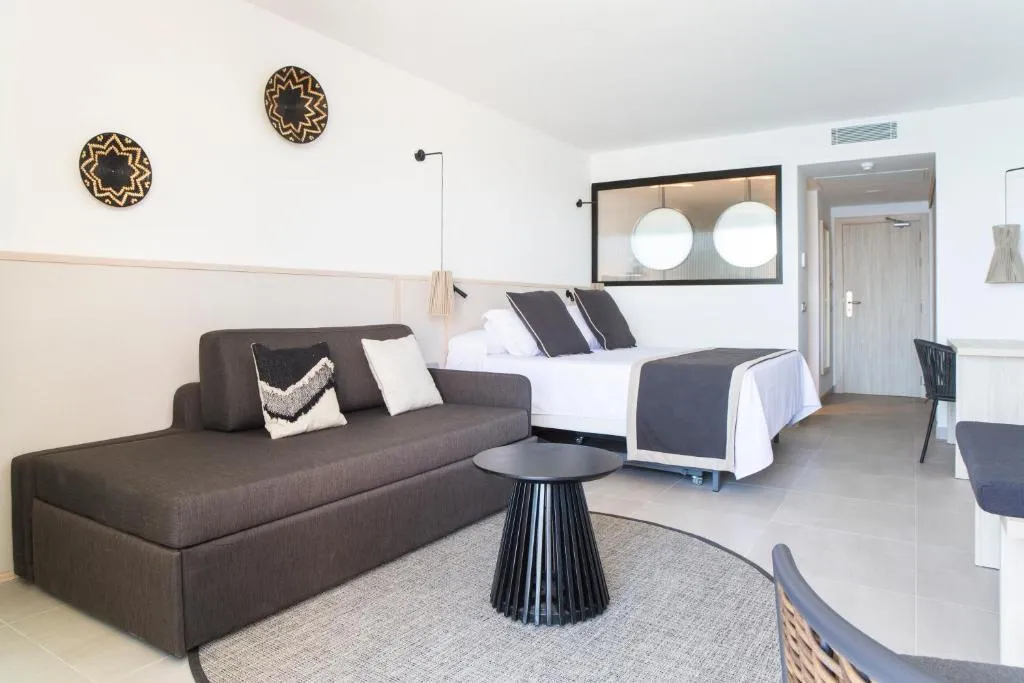 FAMILY ROOM STANDARD Room, Invisa Hotel Cala Verde, Ibiza