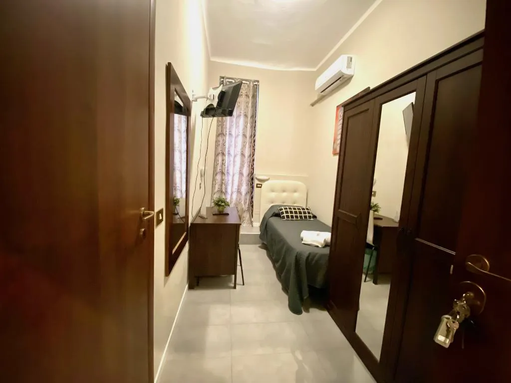 SINGLE STANDARD Room, Hotel Carlo Goldoni, Milan
