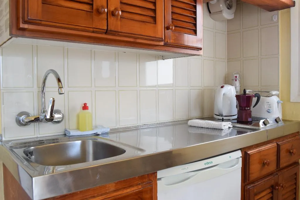 APARTMENT CAPACITY 4 ONE BEDROOM Room, Las Brisas I & II, Menorca