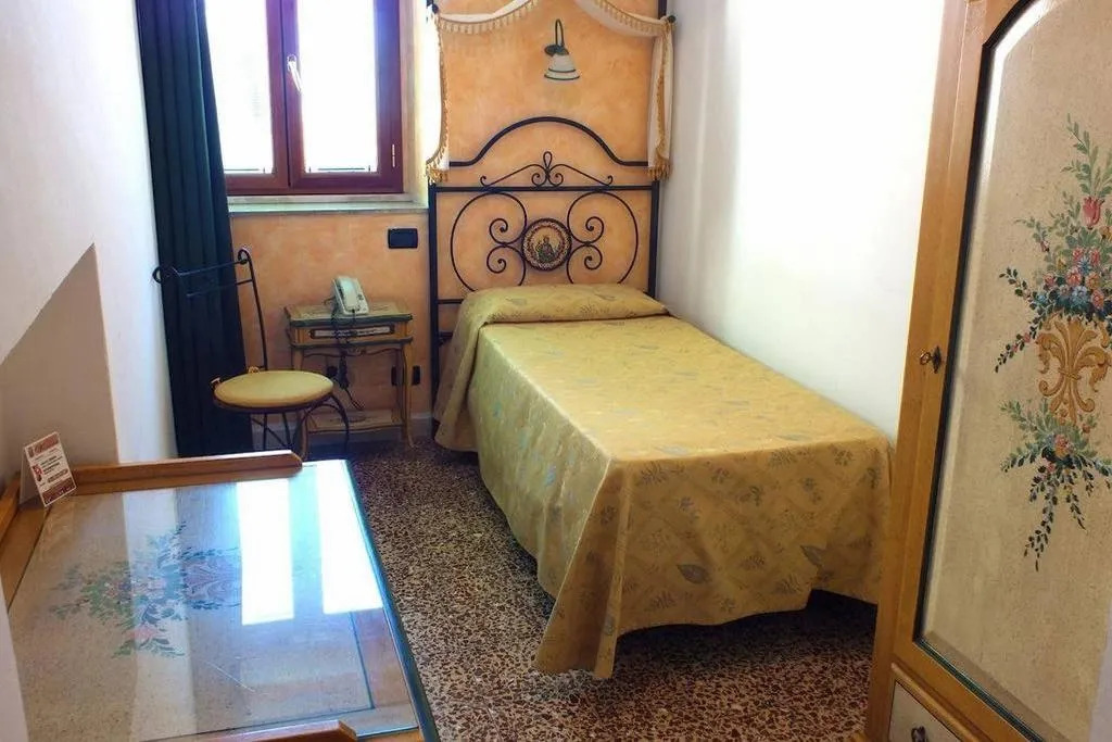 Room, Hotel Victoria, Taormina