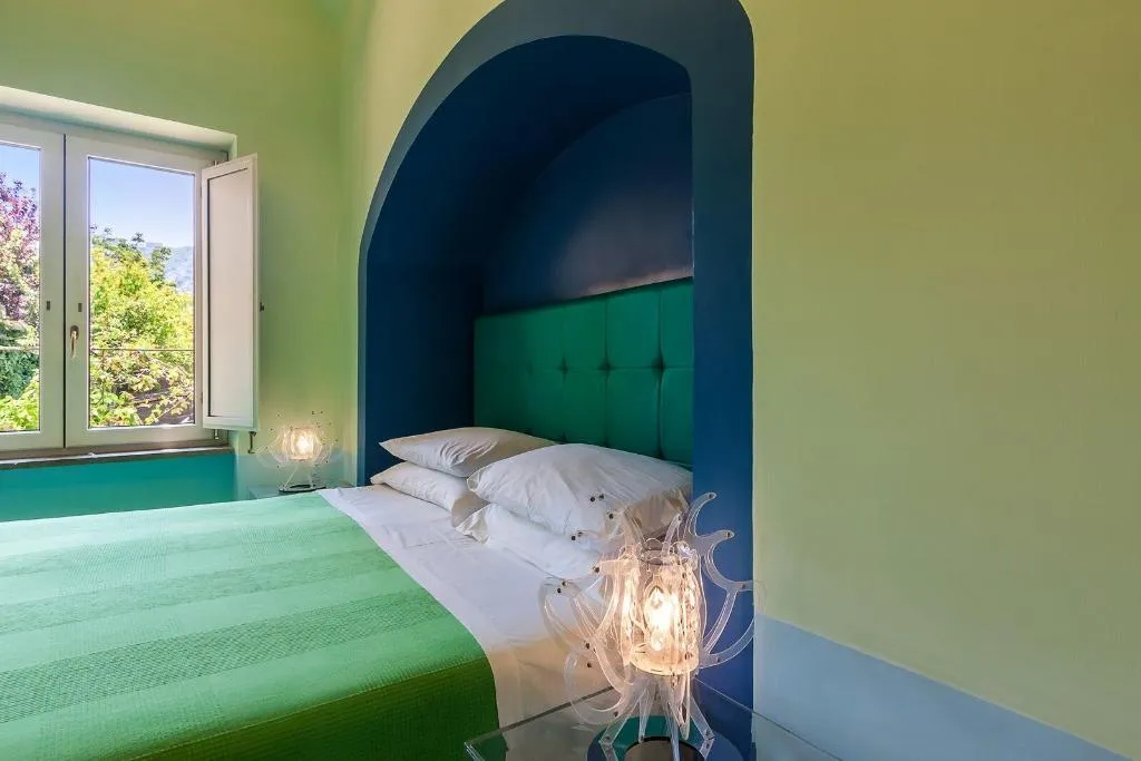Room, Casa Astarita, Naples
