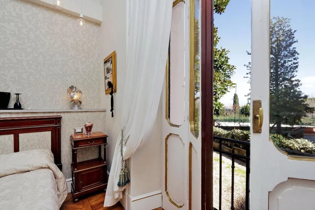 Room, Domus Monamì Luxury Suites, Rome