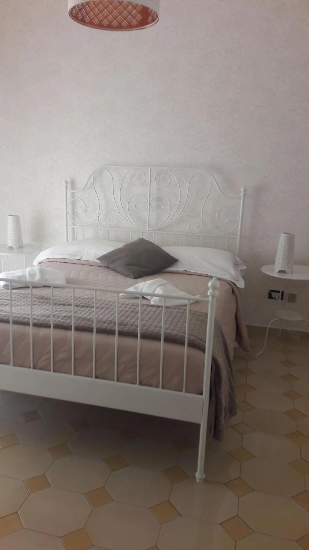 Room, Dimoramuri B&b, Catania