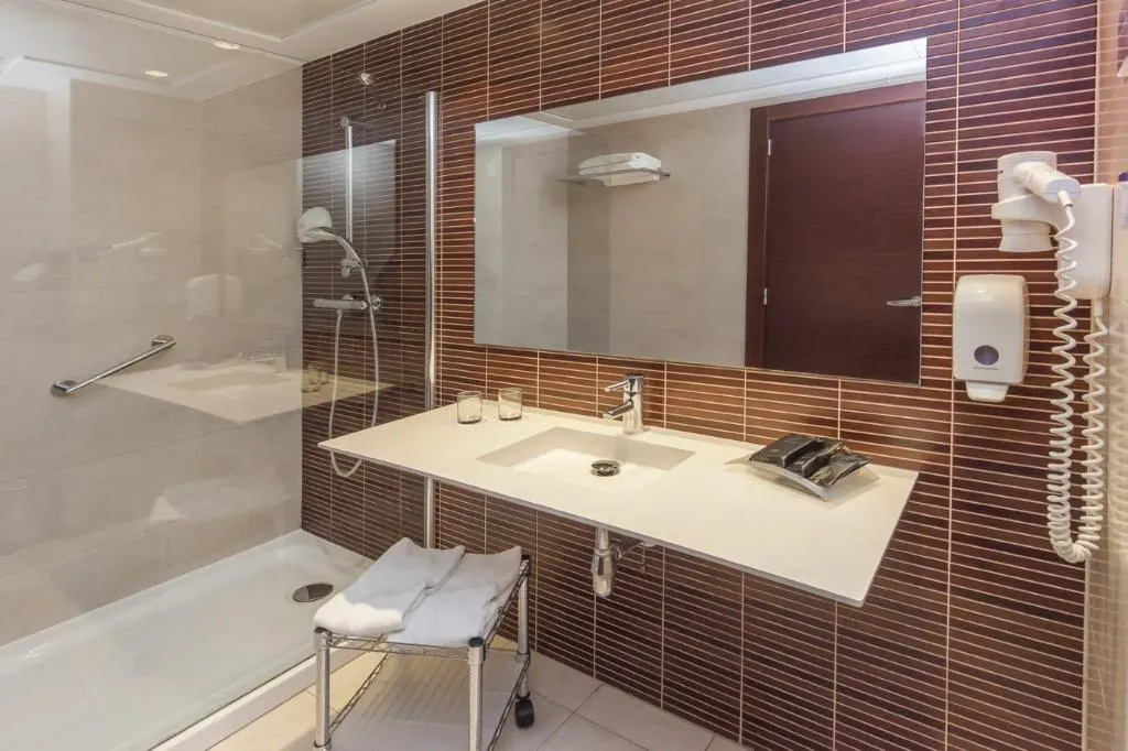 TRIPLE STANDARD Room, Port Elche, Costa Blanca
