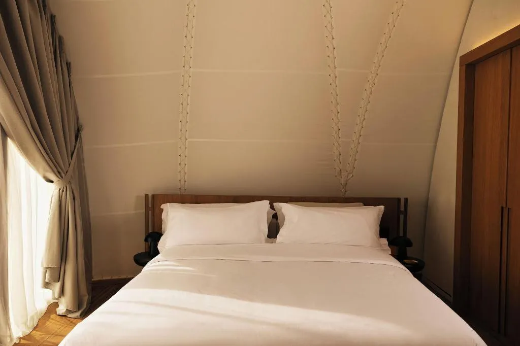 Room, 91 Athens Riviera, The Resort, Athens