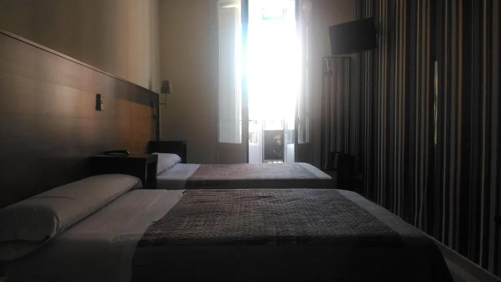 Room, Hostal Alaska, Madrid