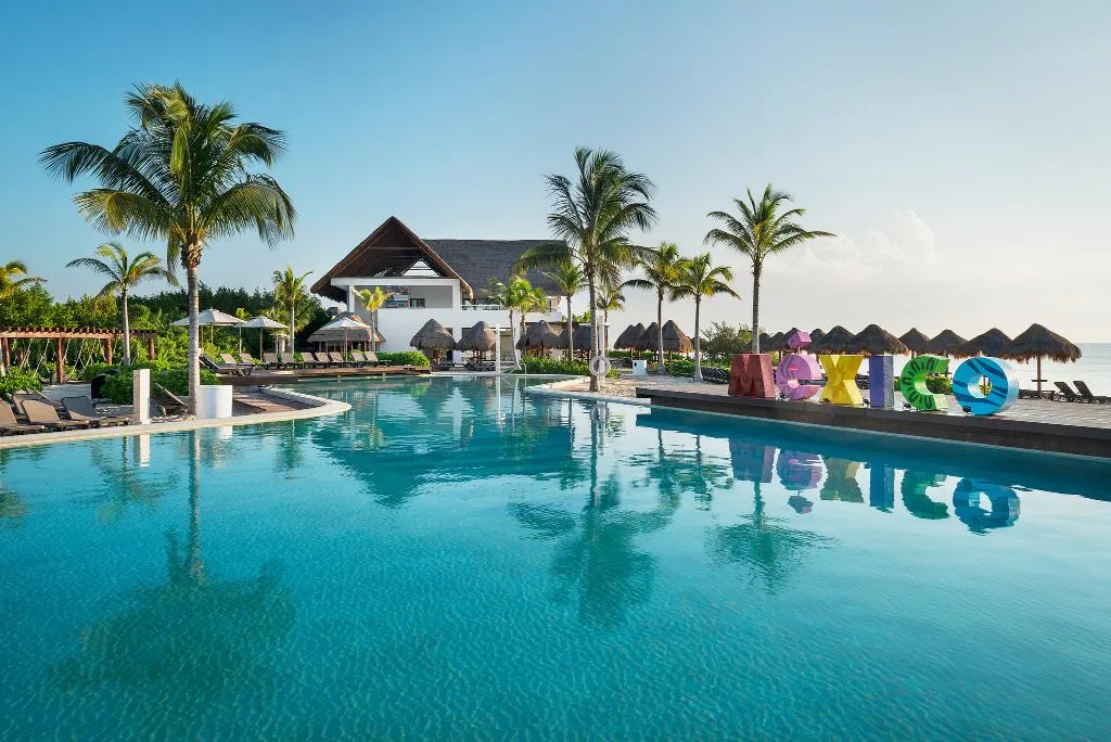 Pool, Ocean Riviera Paradise All Inclusive, Cancun Area