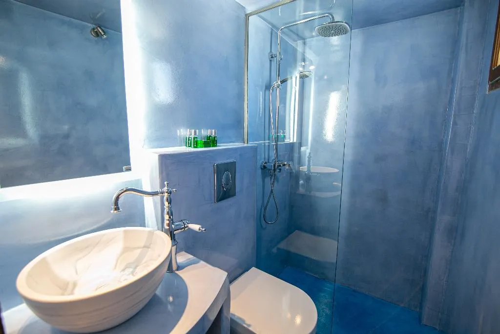 TRIPLE WITH VIEWS Room, Stelios Rooms Golden View, Santorini
