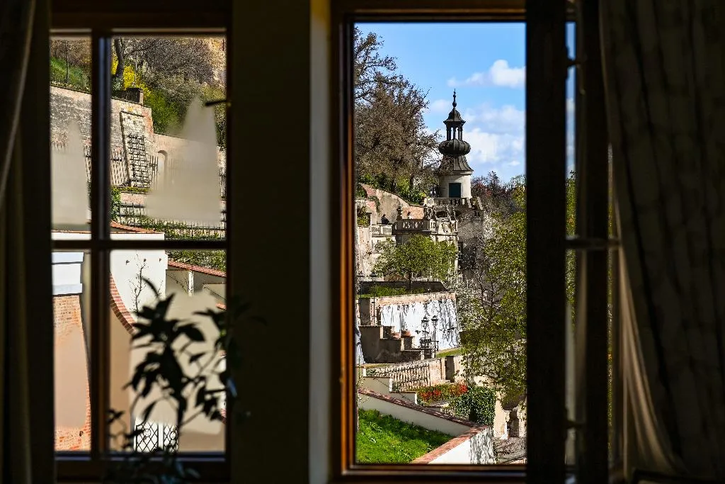 General view, Golden Well, Prague