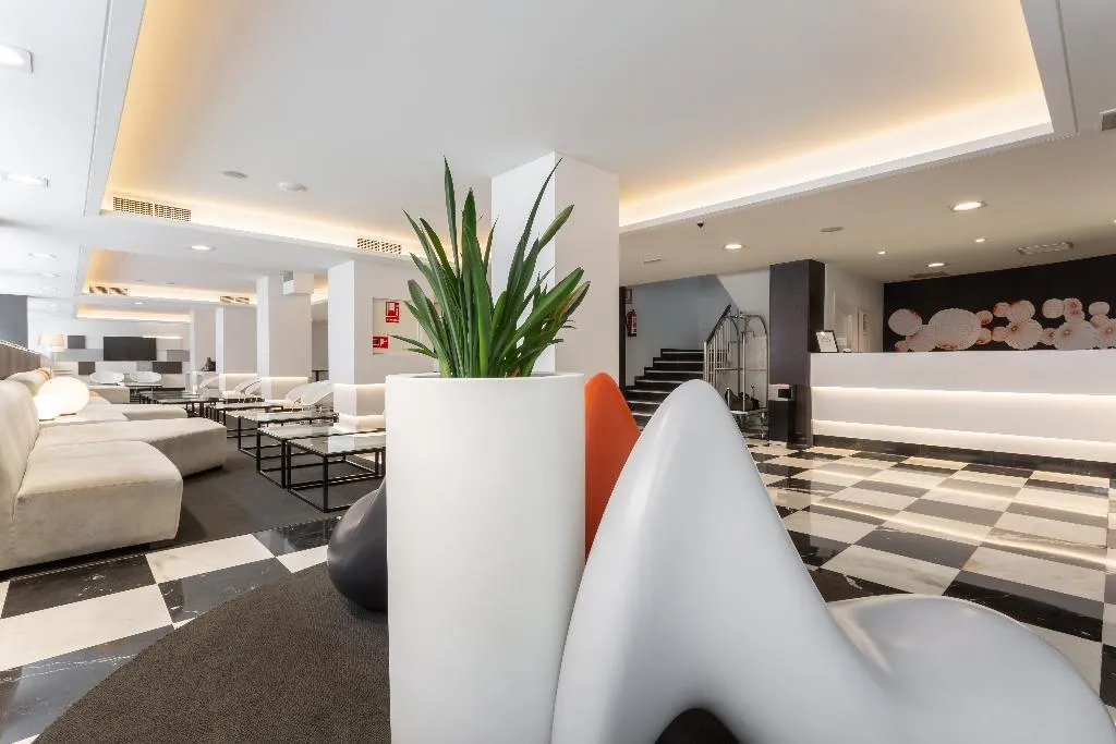 Lobby, Monte Carmelo, Seville