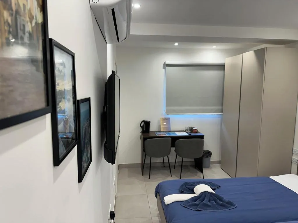 Room, The Central Guesthouse, Malta