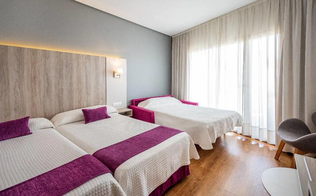 TRIPLE DELUXE POOL VIEW Room, Albir Playa Hotel & Spa, Costa Blanca
