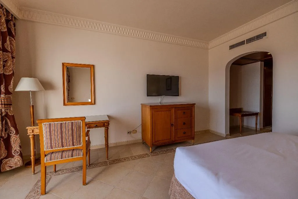 SUITE SEA VIEW WITH BALCONY Room, Continental Plaza Beach, Red Sea Riviera