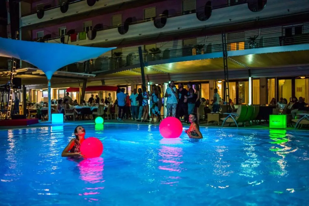 Pool, Cesare Augustus, Venice